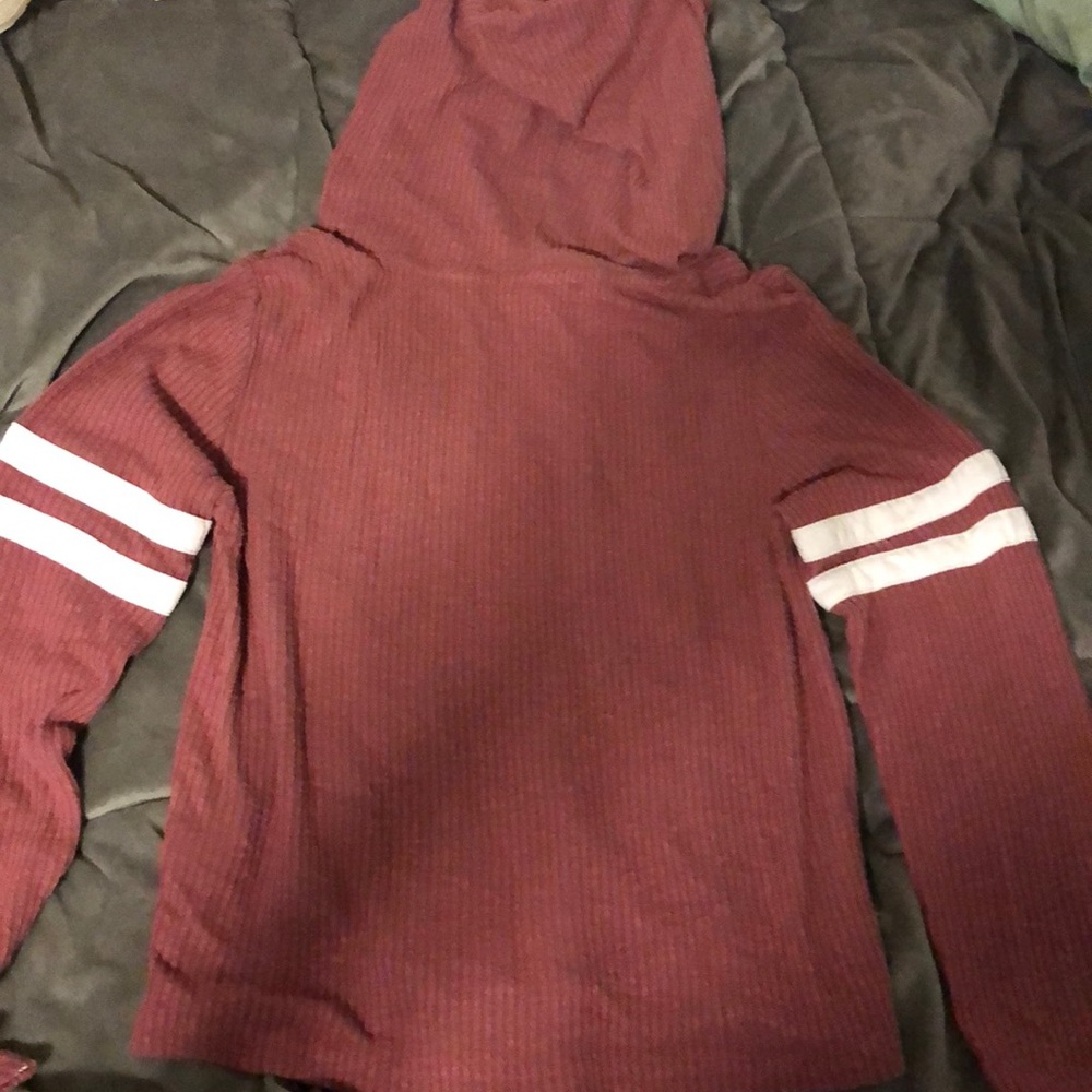 Maroon and white striped hoodie - Picture 4 of 5